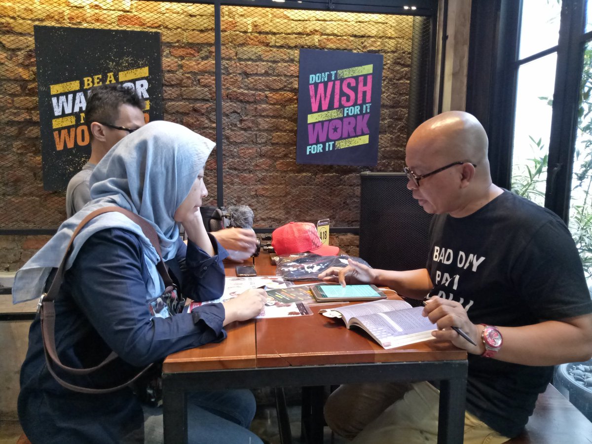 Siang ini Tim ShoutCap bkal seseruan sm Kang <a href="/maman1965/">IG : kangmaman1965</a> , Temen2 WeWo, LPKA, Temen2 Volunteer dll di #ShoutersMeetUp <a href="/warunk_upnormal/">Warunk Upnormal</a> Braga.