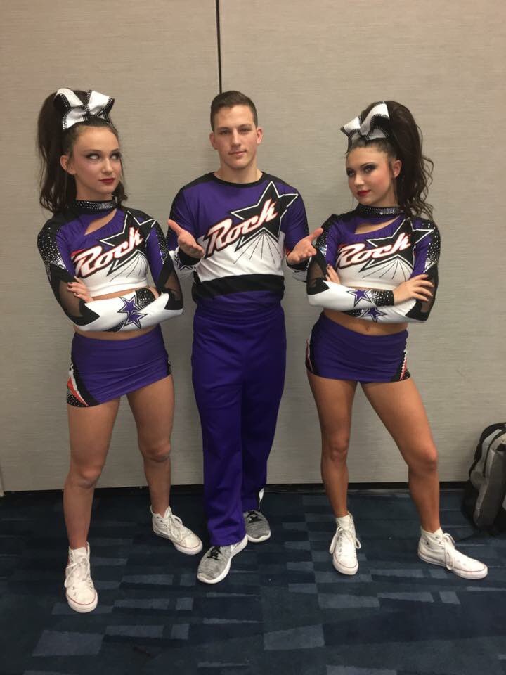 MorganDipalma's tweet photo. Happy 21 to my bff💜 hope you had a great day, ily:) #rob @RossGarrison96 https://t.co/jVyEcDNLkK