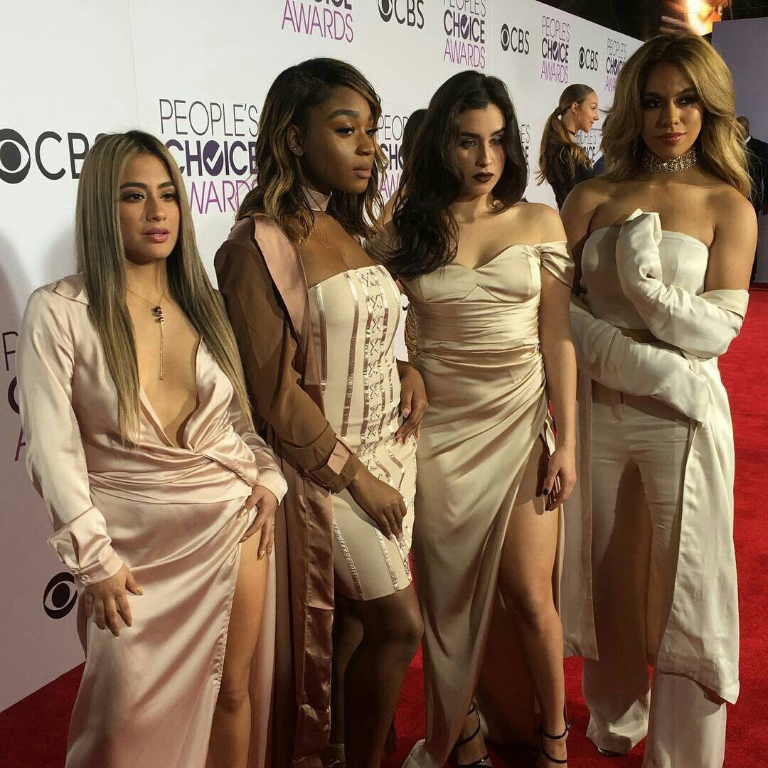 cmilastripper's tweet image. No facebook / no twitter
#SlayOnPCA5H4rmony #PCAs2017