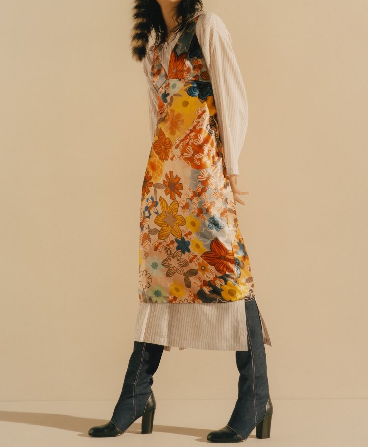 PetiteAnge_'s tweet image. Acne Studios pre-fall 2017, love the 60s/70s aesthetic it gives.