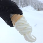 北海道ではソフトクリーム逆さにしても大丈夫!→結果ｗ落ちてはいないが…!