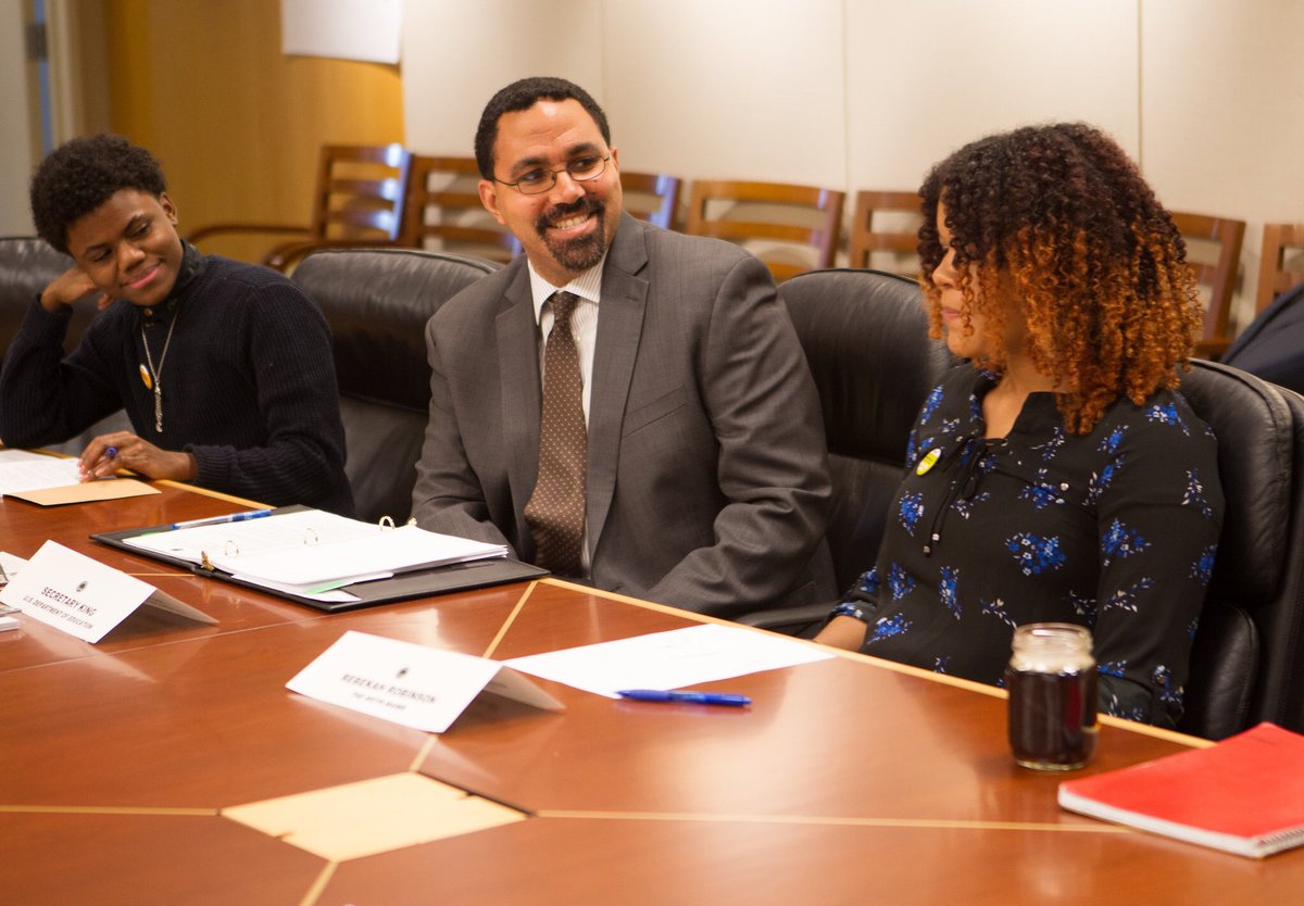 Inspired by my last #StudentVoices session today w some thoughtful & talented students. TY @GLSEN for your work advocating for #LGBTQ youth. https://t.co/ORZQXaIr2n