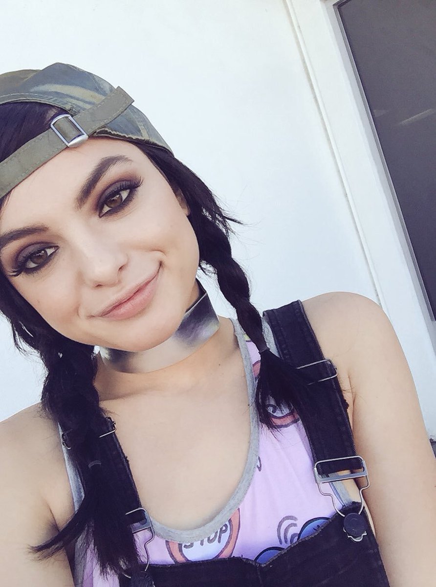 Fawn (@fawnraekentw) on Twitter photo 