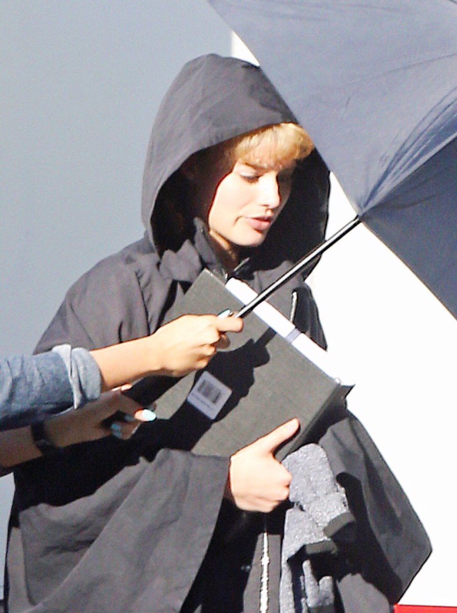 (18/01/17) #MargotRobbie ล่าสุดจากกองถ่ายหนังเรื่อง I,Tonya ใน Atlanta ค่ะเปลี่ยนไปเป็นคนละคนเลย