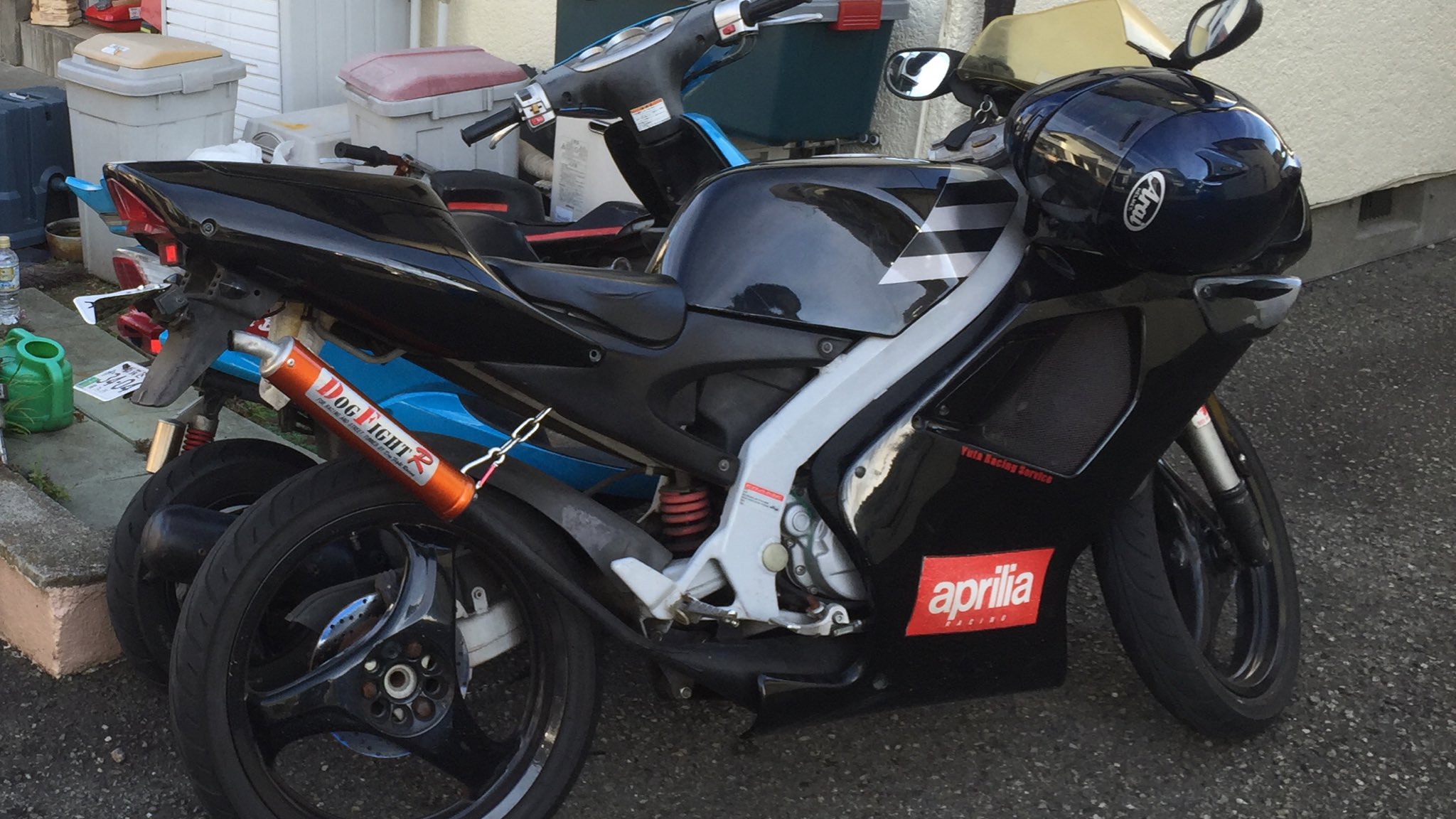 原付買います 売ります Sur Twitter アプリリアrs50売ります 実働ですが 訳ありで9万で売ります 最高速は100 超え 混合車になります カスタムはダンロップのtt900 フロント リア ドックファイト チャンバー です 質問はdmで受け付け