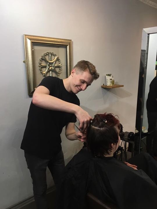 carleyhillhair's tweet photo. Fleetwood styling it up. #Framlingham #Hairdressers #Apprenticeships @aveda https://t.co/ZIy02LRcwI