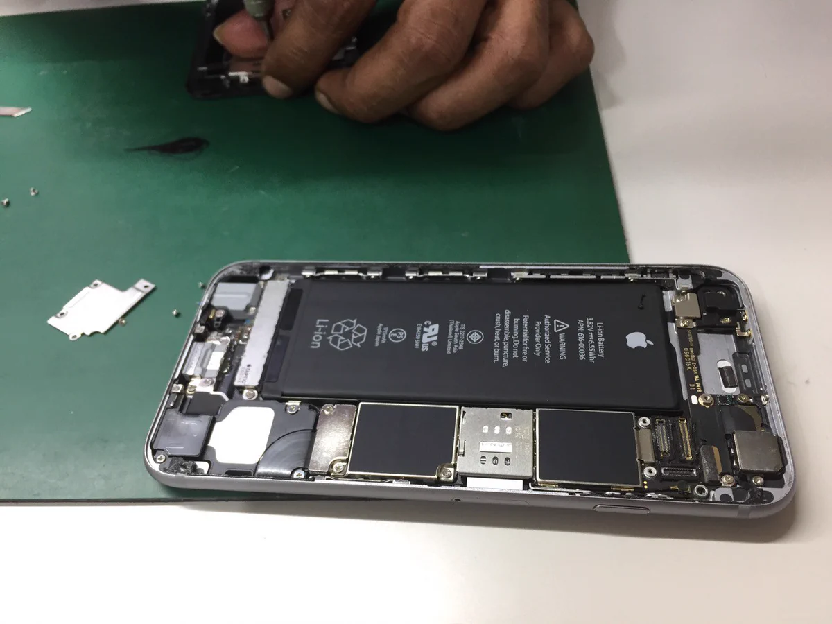 怪しい店にiPhone修理に出したらジョブズに繋げるようになってやばみ感じるｗｗ