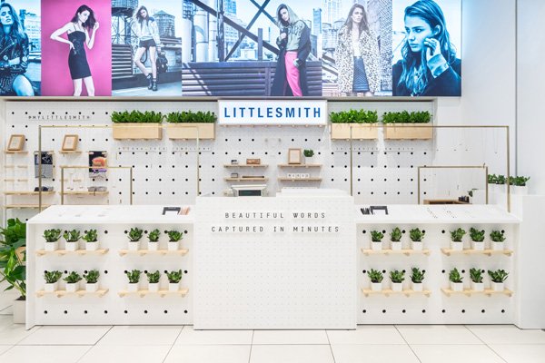 retailfocus's tweet photo. Retailers are bringing nature in store to create a calm &amp; soothing environment https://t.co/bhaqgmWI2l #greenery #retail #retaildesign #vm https://t.co/J0JyugEhH8