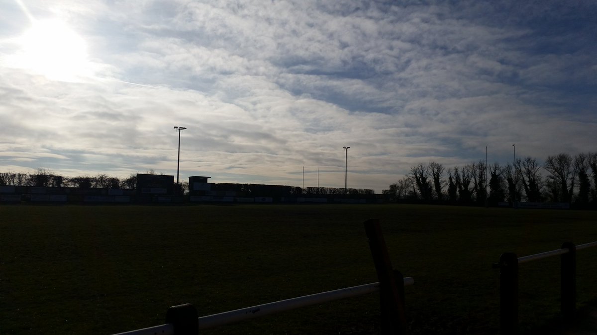 Beautiful morning delivering jumbo dogs to <a href="/ShelfordRugby/">Shelford Rugby</a> for <a href="/ECRURUGBY/">Eastern Counties RU</a> Womens Trials on Sunday
#sausageandsmash