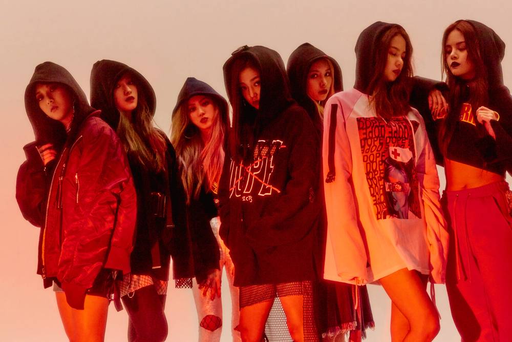CLC make their comeback with "Hobgoblin" on 'M! Countdown'!
allkpop.com/article/2017/0…
