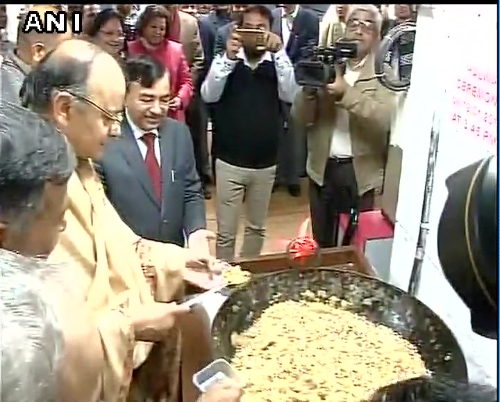 ANI's tweet photo. Delhi: FM Arun Jaitley at 'Halwa ceremony' marking the beginning of Budget printing process. https://t.co/2l70HIJVt6