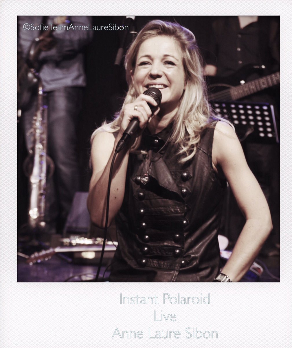 annelauresibon's tweet photo. @SofTeamALSibon  #vintage #polaroid @PolaroidPassion @Polaroid  #music #live https://t.co/Mi7DkJpqPZ