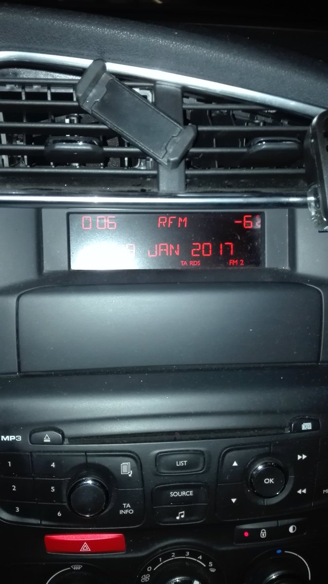bvmora's tweet photo. Atenção ao frio. Proteja—se. Cumpra com os alertas. https://t.co/NcjKWTgsdH