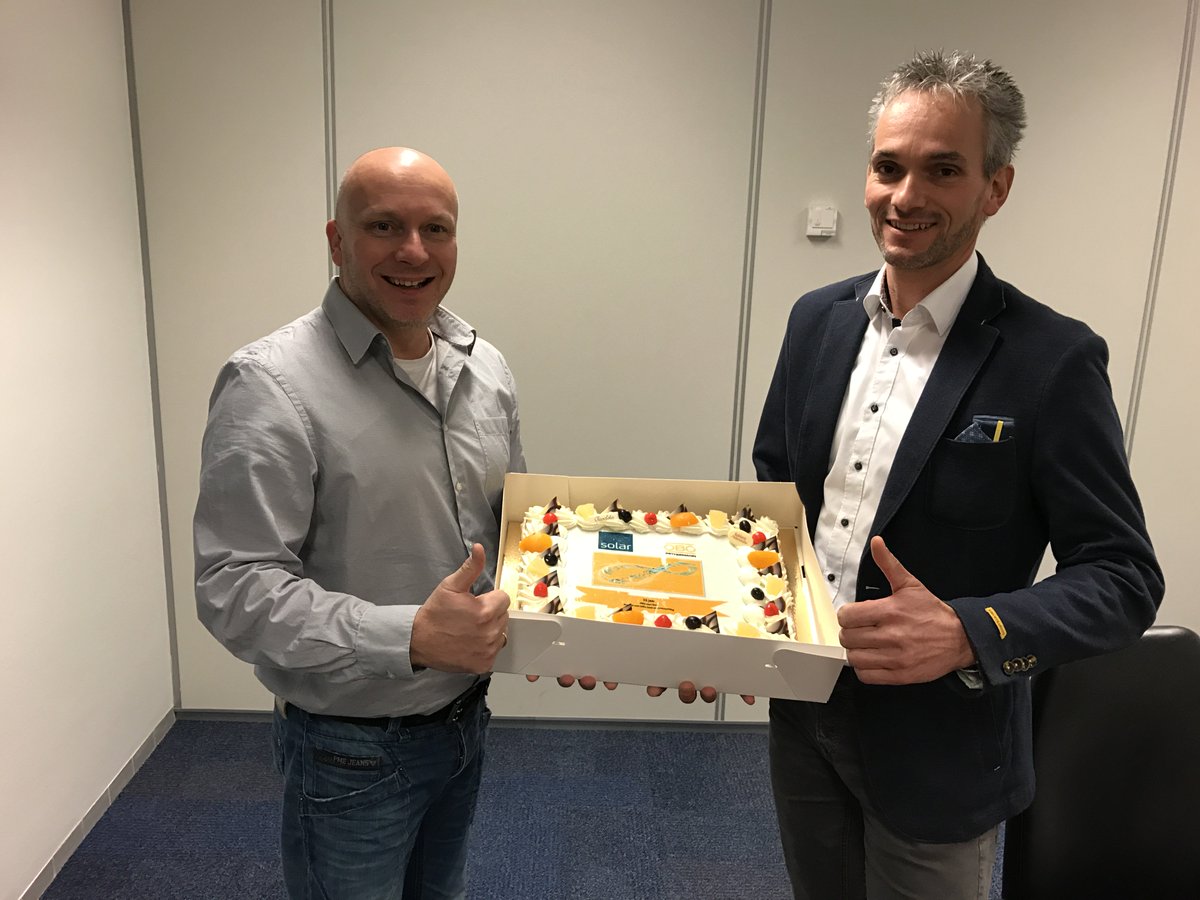 15 jaar samenwerking <a href="/SolarNL/">Solar Nederland</a> met @OBOBettermann, bedankt voor de overheerlijke verrassing!
