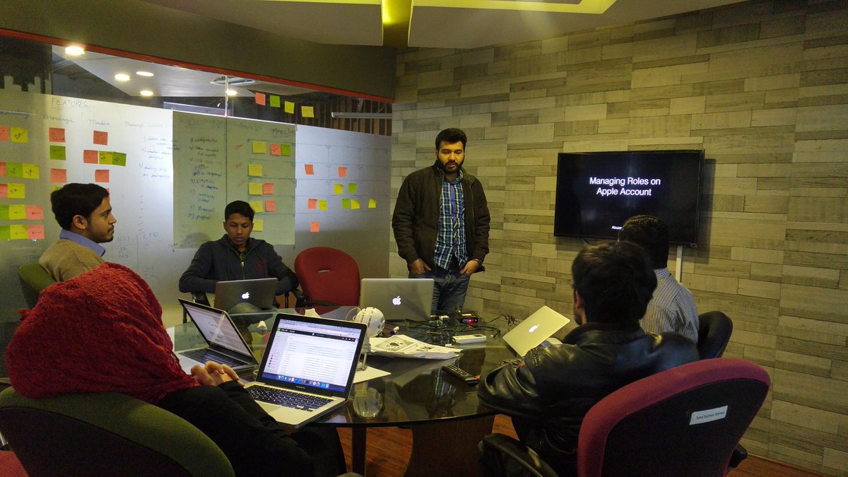 mobileconfiz's tweet image. Presentation on Managing roles in Apple account by @abuzar_amin 
#confiz #iOS #iOSCommunity