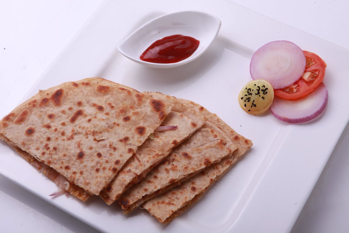 vahrehvah's tweet photo. 🙆 Mama's got the #magic of paratha!!
👆 https://t.co/Y6XN5U1j8k

#VahRehVah #ChickLover #Tasty #Foodie #Spicy #Zumba #WorkOut #Happy #Vahchef https://t.co/rPbpT1PlqX