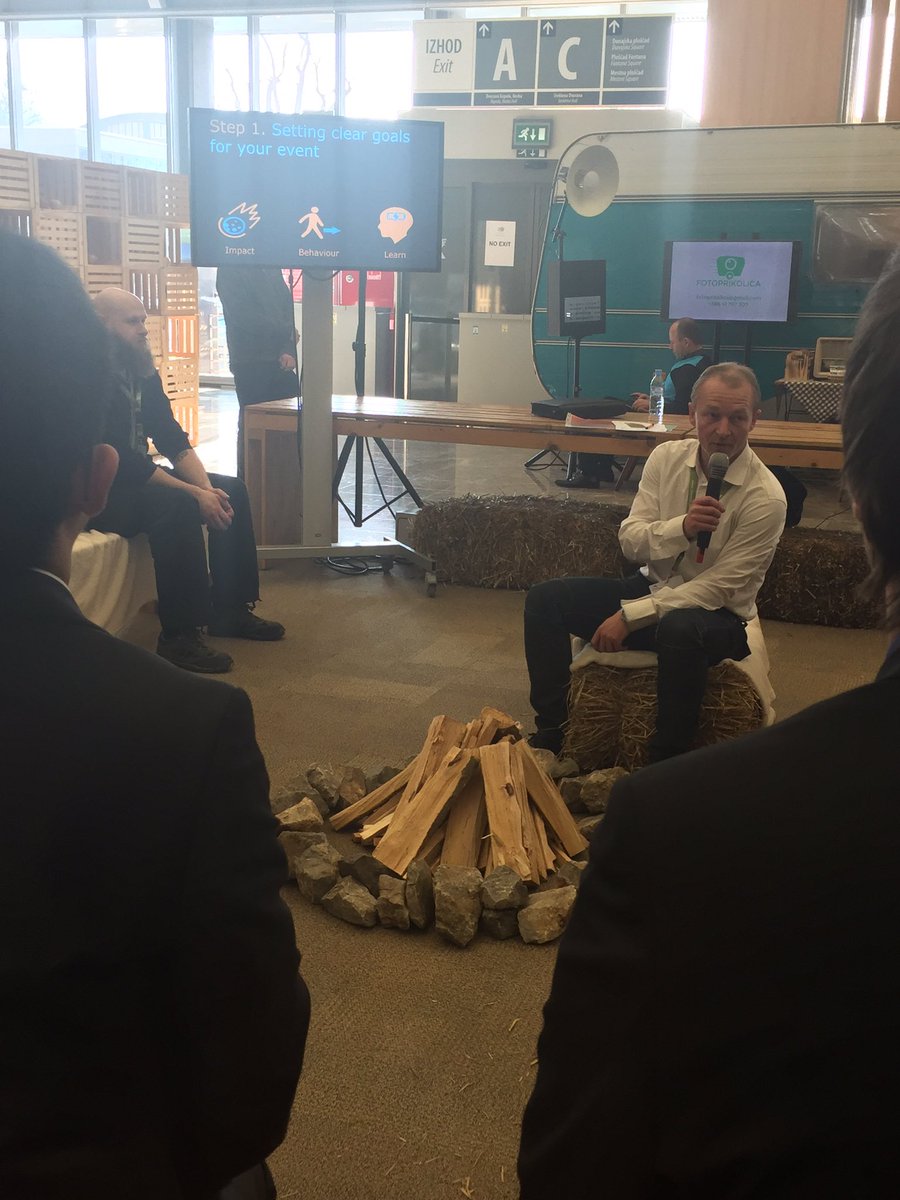 Padraicino's tweet photo. Campfires burning at #conventa2017 - @MartijnDeelt says don't work with client if they don't have clear objectives https://t.co/hvoAAnjVX7
