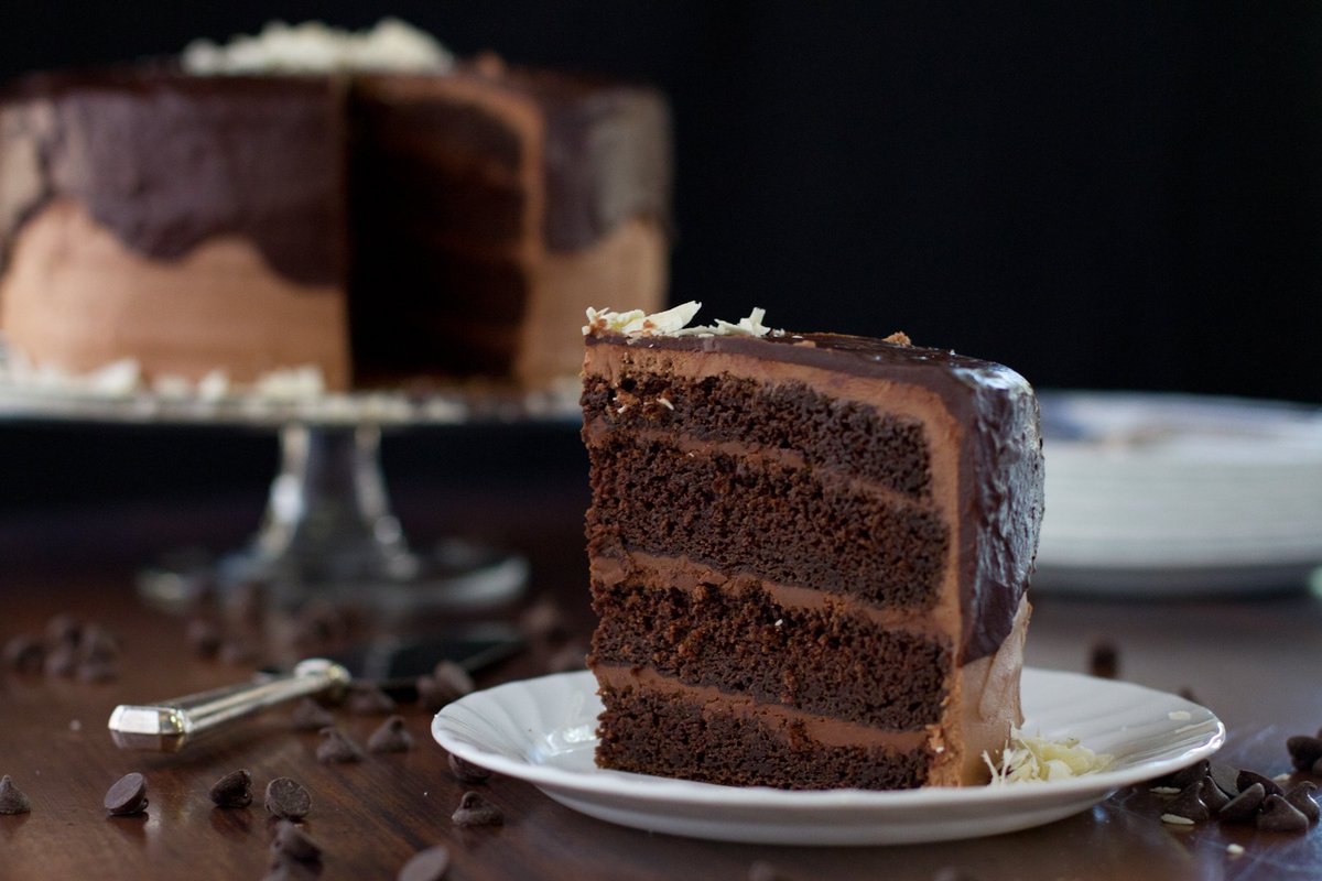 fooditterapp's tweet photo. “Cakes are healthy too, you just eat a small slice.” #cake #healthy https://t.co/DEOwhF07wu https://t.co/ydNiMRUwfc