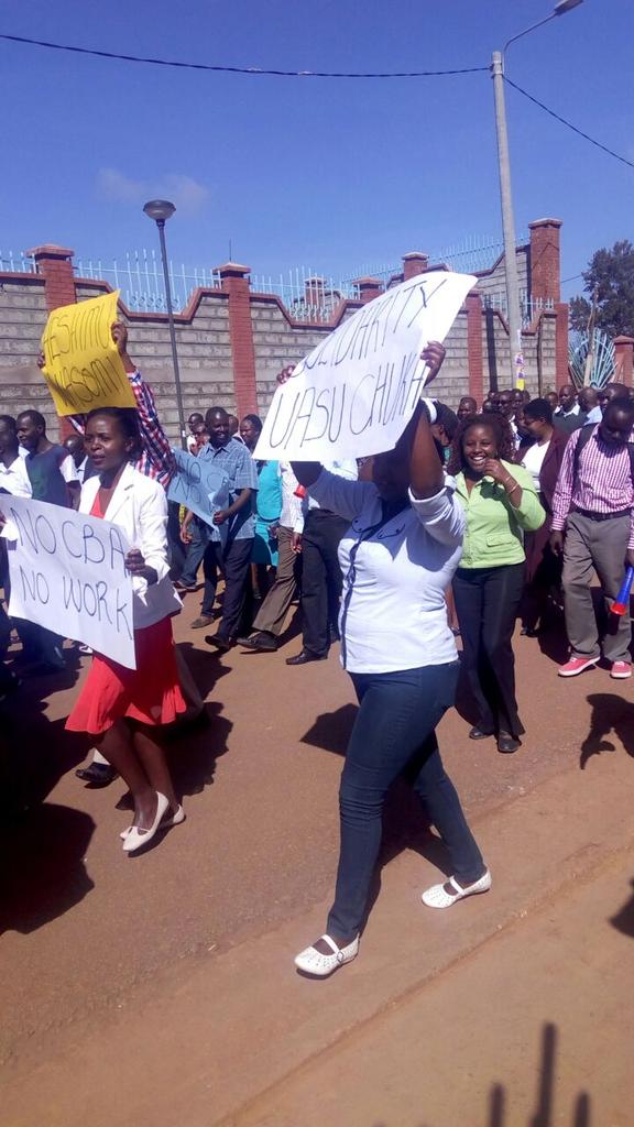 kevireri's tweet image. Chuka university lecturers and staff kick off their stike.  #lecturersstrike. @ChukaUni @ntvkenya