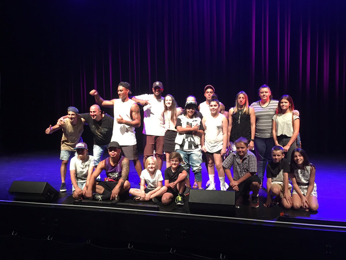 CaLTheFAkeBAtch's tweet photo. @JusticeCrew just got home from from VIP and can't stop crying can't wait for the show boys❤️️❤️️ #PopDatBuckle #justicecrew #2017 https://t.co/5qvgWRxxtD