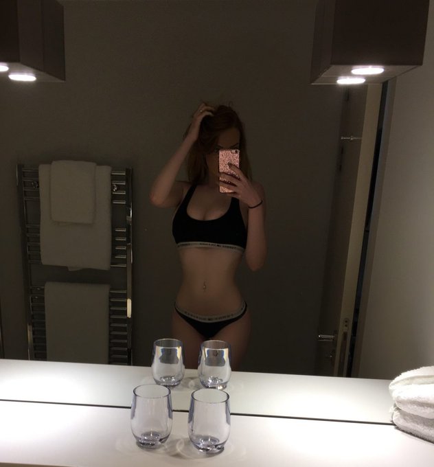 Ready for the gym&hellip; only joking, shoot time! ;)&nbsp; https://t.co/YvL0sGks69 @ukcentrefolds https://t.co/<a href="/tag/tb"class="tags"><span>#tb</span></a>