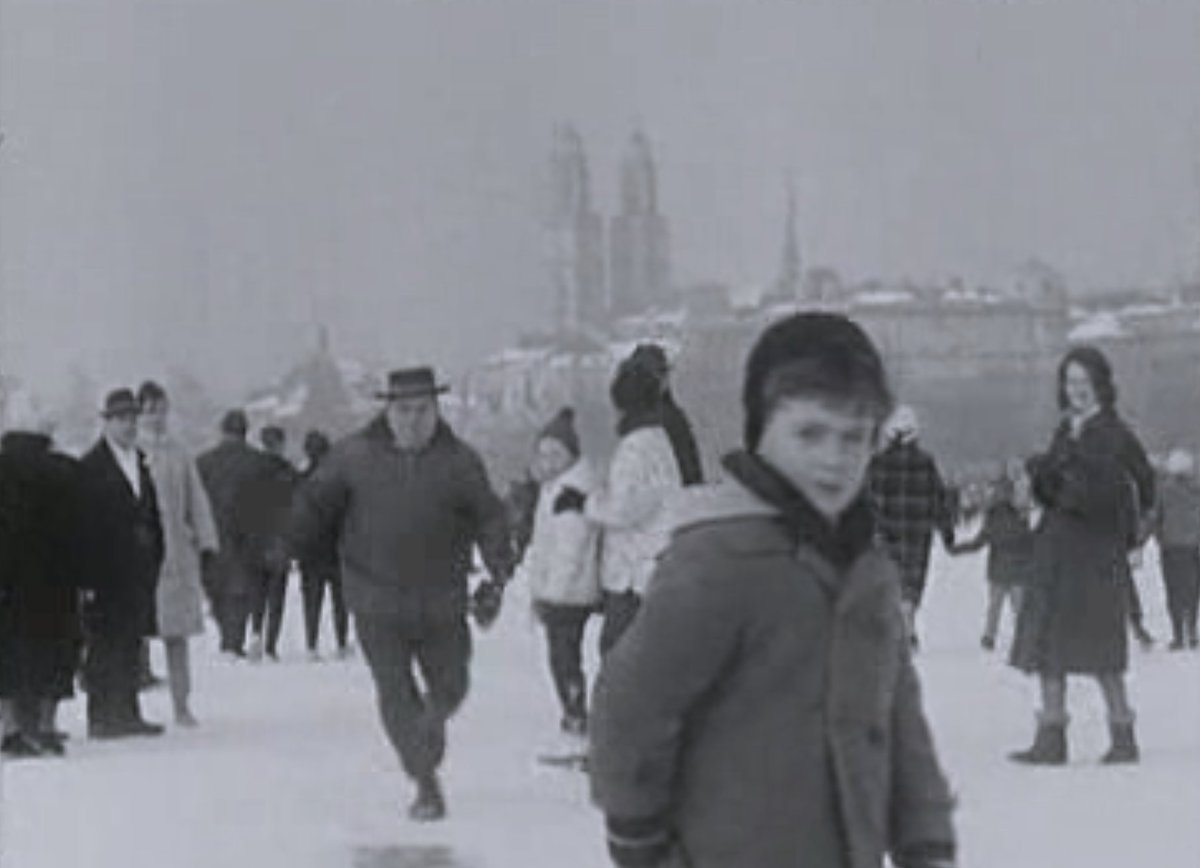 RobinAlder's tweet photo. Seegfrörni 1963. Dafür bräuchte es 35 Tage mit -10 Grad. #WirdWohlNix
https://t.co/BIe79Z413A https://t.co/HUuMRYUfoz