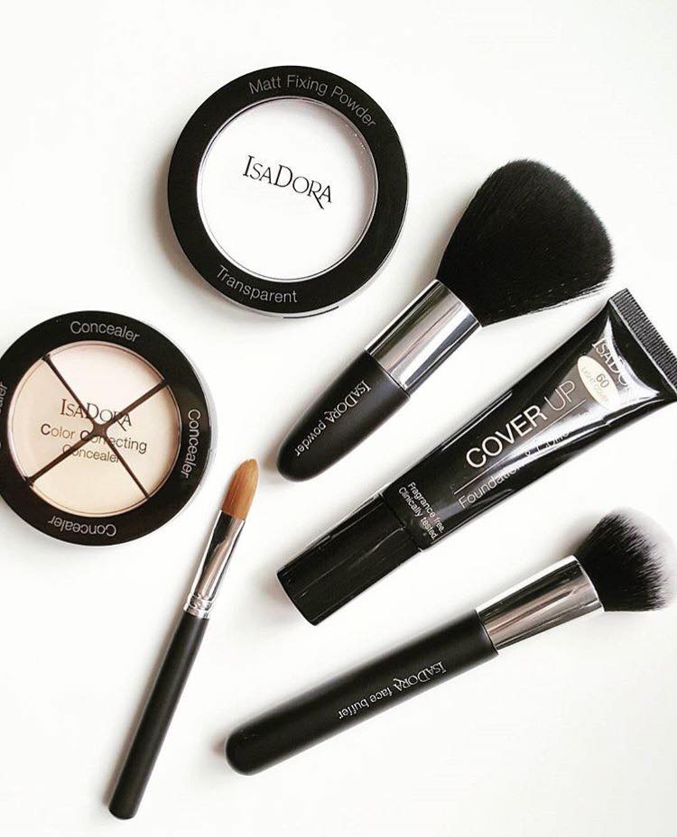 IsaDoraIreland's tweet photo. Wake up & make up with our beautiful base products 👌🏻 #goflawless #isadorable
📷 @bettymello https://t.co/yooRnUV1aZ