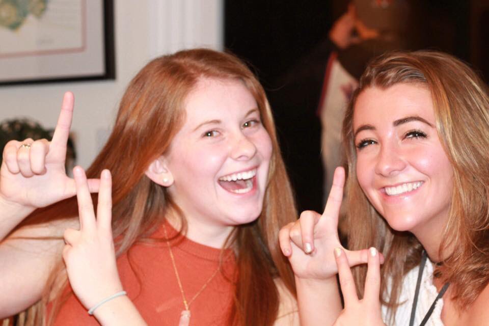 carolinereidy7's tweet photo. I'm late but happy birthday Ally!!! Love you, miss you, and thrilled to have you as the newest Lyons Hall pledge💚🦁 https://t.co/7zE1gbifxL
