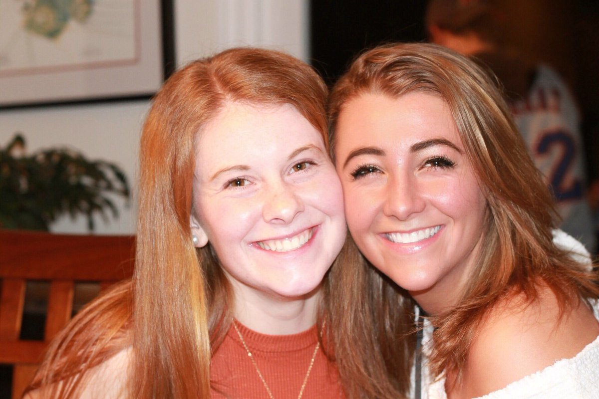 carolinereidy7's tweet photo. I'm late but happy birthday Ally!!! Love you, miss you, and thrilled to have you as the newest Lyons Hall pledge💚🦁 https://t.co/7zE1gbifxL