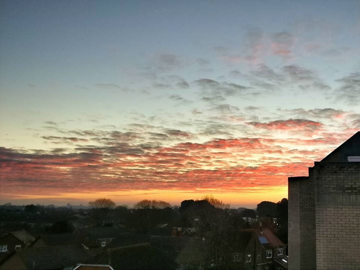 darrenackers's tweet photo. Nice sunrise in Portsmouth this morning #ifttt https://t.co/AYNZdzXPxf