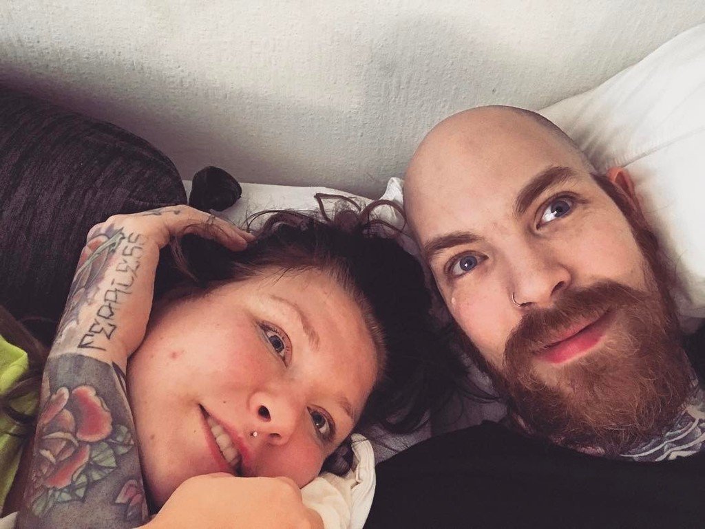 Selfmade_Chap's tweet photo. Good morning everybody. Today i am not doing anything. Just going to lay in bed with this cutie. https://t.co/ngXPg9d6Zg