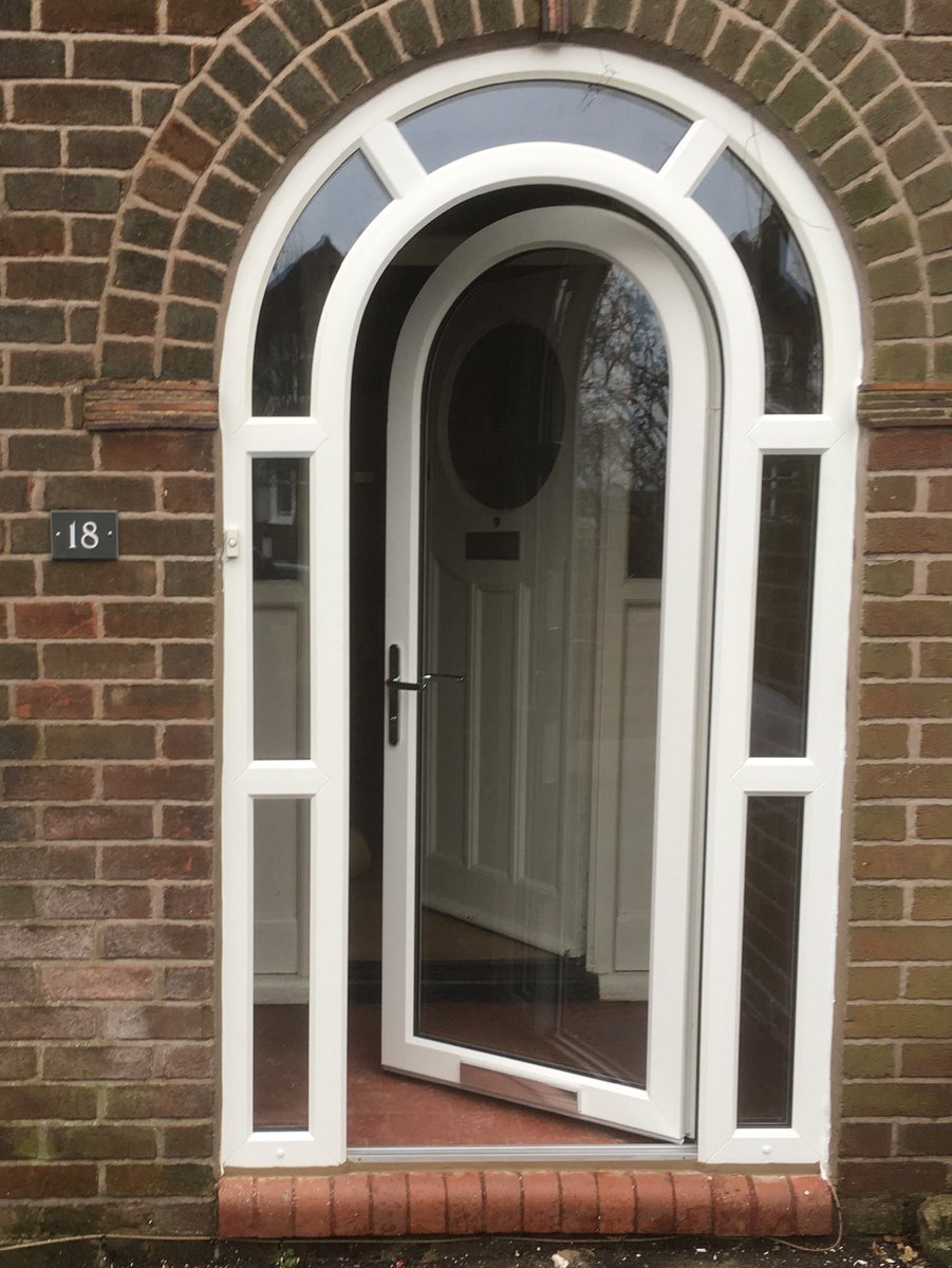 glossopglass's tweet photo. Our recently fitted door from @PremierArches looks stunning! #door #windows #archedframe #pvc https://t.co/cHlIzCEa7c