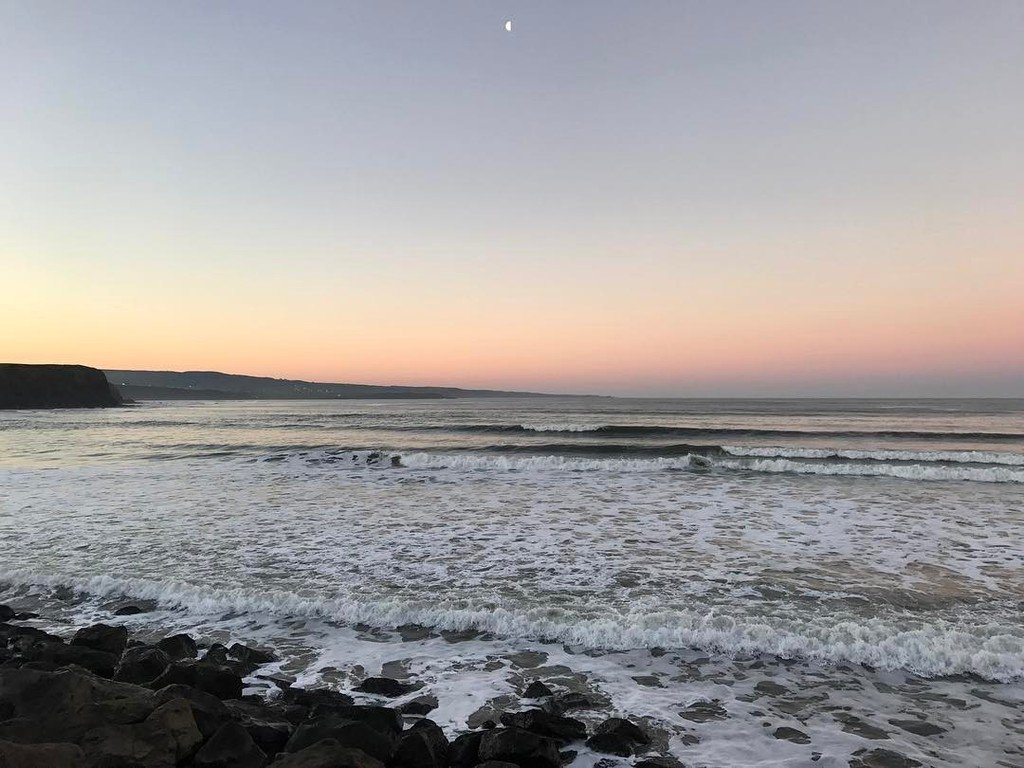 sophiehellyer's tweet photo. Some morning #hiho #itsofftoworkwego https://t.co/DnLZKgbhCY https://t.co/NrxczQf4sS