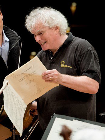 Wishing Sir Simon Rattle a very Happy Birthday! 
Here pictured enjoying Jonathan Del Mar\s Beethoven edition :) 