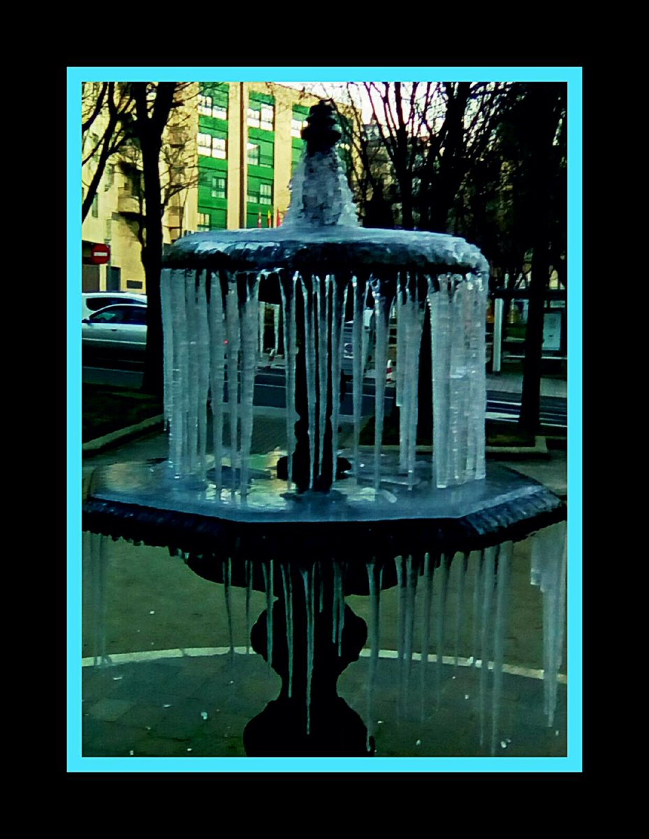 yolhm83's tweet photo. @tiempobrasero  hoy más frío que ayer por lo tanto más chupiteles en Salamanca https://t.co/5gFOxVxOj1