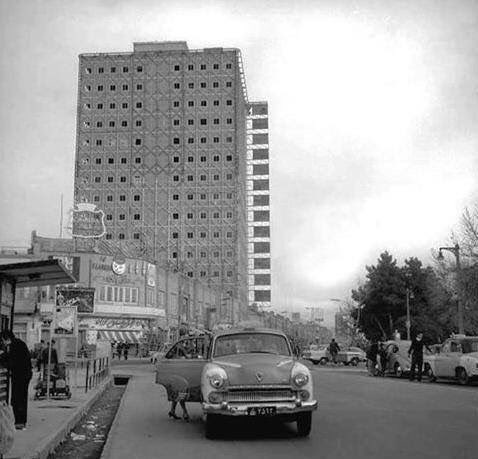 Iran_Style's tweet photo. Thoughts &amp; #prayers W the brave #firefighters trying 2save lives @ #Tehran's iconic #PlascoBuilding! #Pray4Tehran #LoveTehran #RIP #Iran https://t.co/Y4U6fSwOJf
