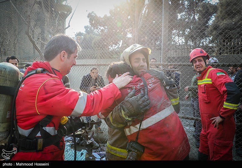 Iran_Style's tweet photo. Thoughts &amp; #prayers W the brave #firefighters trying 2save lives @ #Tehran's iconic #PlascoBuilding! #Pray4Tehran #LoveTehran #RIP #Iran https://t.co/Y4U6fSwOJf