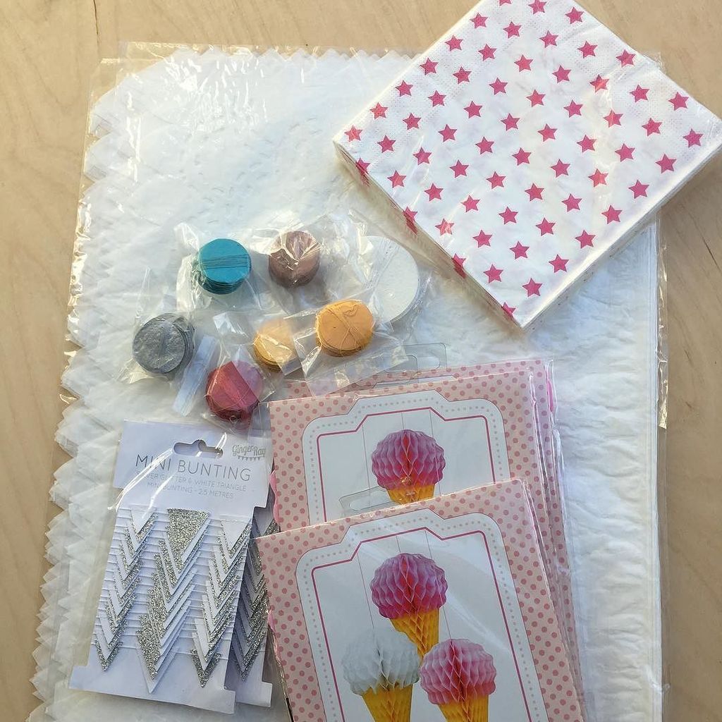 Up to 80% OFF. This lovely party bundle came to £23 including delivery! #closingdownsale #peagreenboat #tw