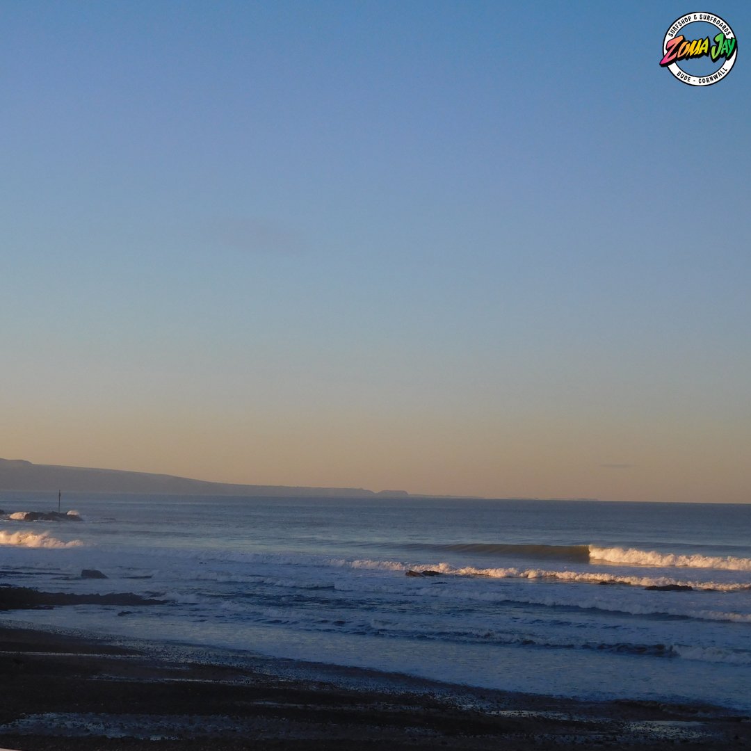 ZumaJaySurf's tweet photo. Its another pumping day of 3ft surf in Bude, Offshore Easterly winds which are staying light all day, Oh Yeah!!!!! https://t.co/JQtnrUnUTp https://t.co/FIvs7Rr4Hf