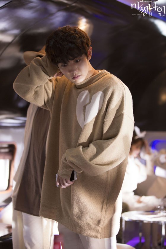 C2hfkPAUAAAILr8.jpg:large