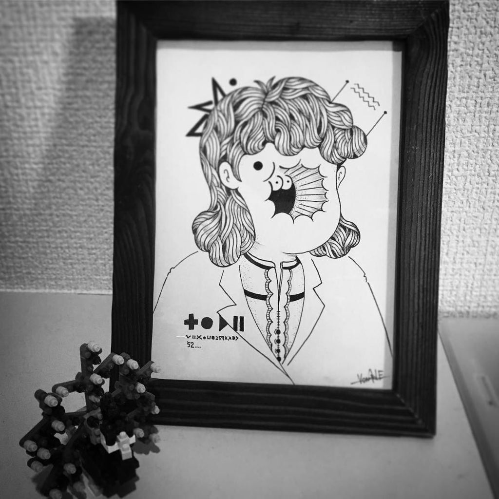 昨年末の個展で買ったビリー氏のイラストと孔雀のナノブロック https://t.co/geyjMhpOYX 