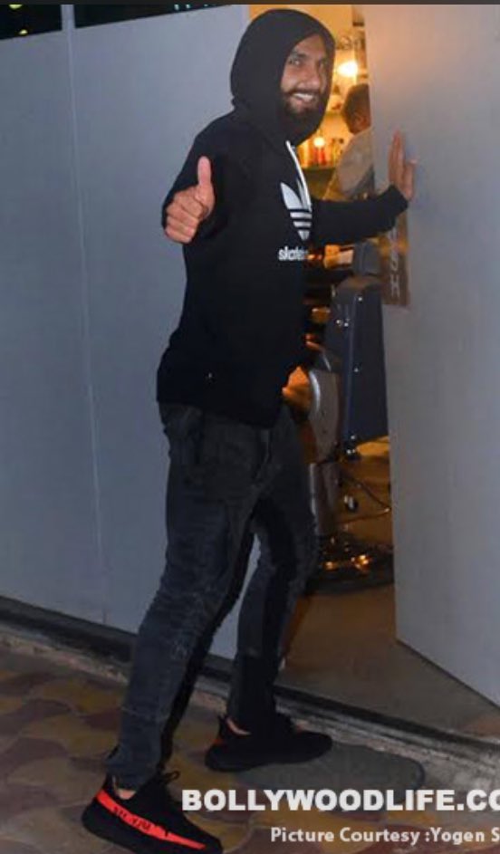 RanveeriansFC's tweet photo. [New PICs] Ranveer Singh spotted last night entering a salon &amp; couldn’t help but wonder if the visit was for #Padmavati next schedule - BL https://t.co/ROpmXW9hBA