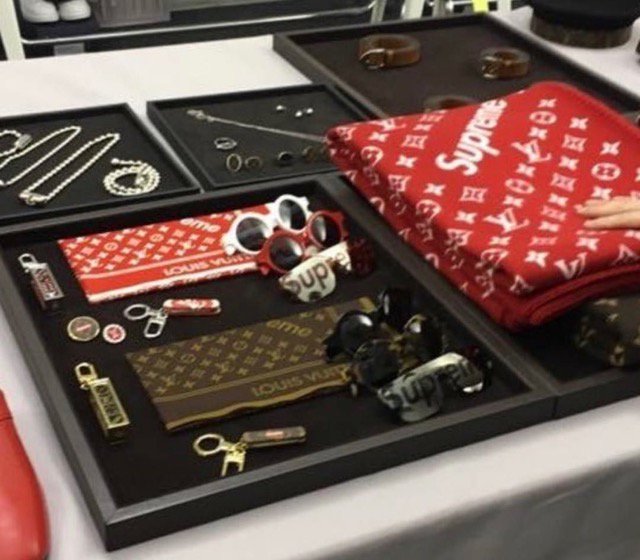 sneakerhack1's tweet photo. 続報）【噂】SUPREME x LOUIS VUITTON まさかのコラボレーションか
本日のショーで明らかに？
→ https://t.co/UNBG5kN1Qe https://t.co/CHxaRA0o6F