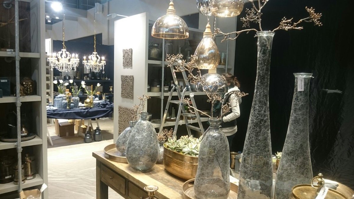 BVKersten's tweet photo. The whole week our #decoteam has been working their asses of to prepare our #stand M163-M164 in Hall 5A @ the fair #MaisonetObjet in #Paris! https://t.co/fcMbeFZwts