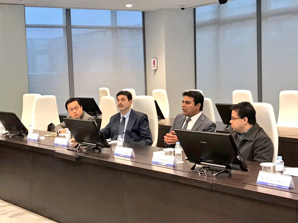 MinisterKTR's tweet photo. Minister @KTRTRS interacting with Sr leadership team of @Samsung Electronics 1/2 https://t.co/haE8Wkdqmp