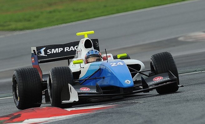 Matevos Isaakyan to stay in the World Series Formula V8 3.5 (sic) in 2017, joining AVF. #FormulaV8
