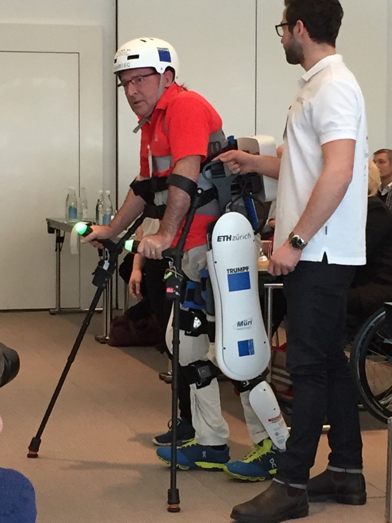 mriesch's tweet photo. Der #varileg des #relab der @ETH im Einsatz an der #obotik17 am @GDInstitute https://t.co/sWyT6oYsdU