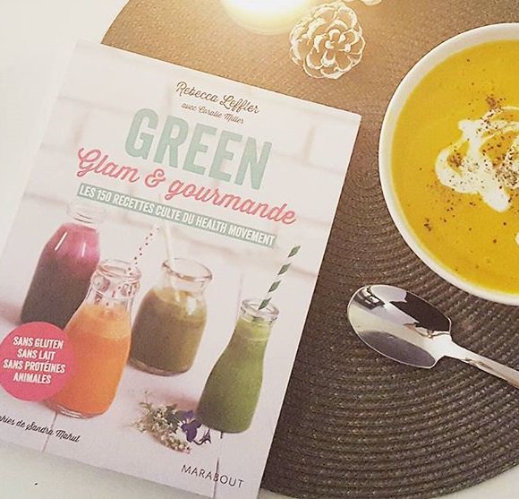 HEALTHY < Rien de mieux qu’une délicieuse soupe de <a href="/Lafleurdeparis/">Rebecca Leffler</a> pour nous réchauffer de ce froid. Un régal ! > bit.ly/2iF1gL4