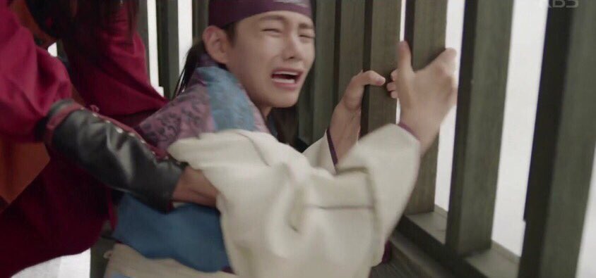 TypicalKpopFans's tweet photo. me every morning before I leave my bed for school https://t.co/qSSJu9Lj96