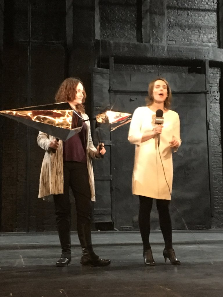 A live preview of #DiamondDogs on <a href="/WGNMorningNews/">WGN Morning News</a> with <a href="/anabelaval/">Ana Belaval</a> - see it at <a href="/thehousetheatre/">The House Theatre of Chicago</a> 1/19-26! bit.ly/2gQPqt4